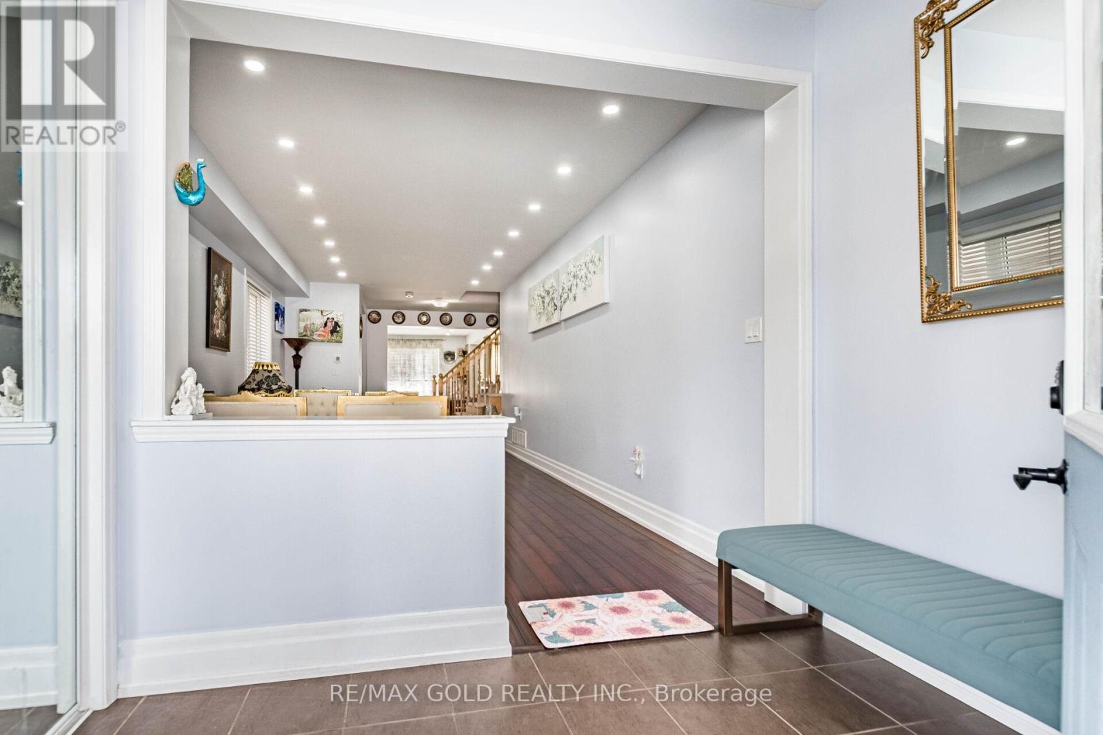 17 Redfern Street, Brampton, Ontario  L7A 0H1 - Photo 3 - W12778704