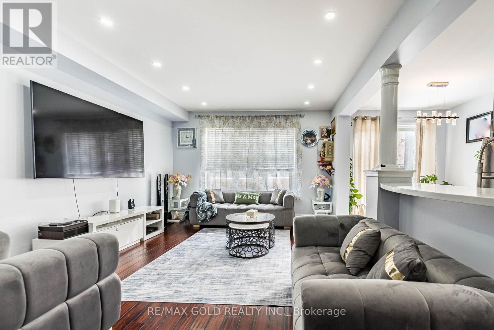 17 Redfern Street, Brampton, Ontario  L7A 0H1 - Photo 9 - W12778704