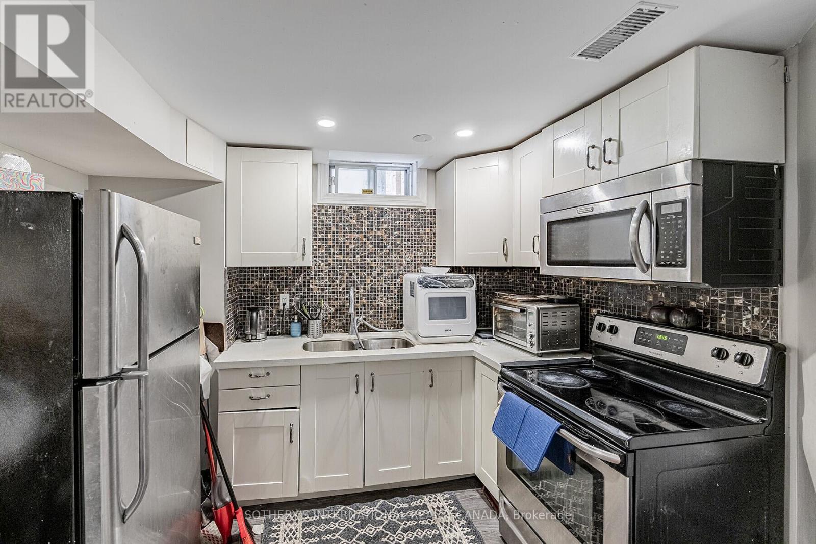 5930 Bassinger Place, Mississauga (Churchill Meadows), Ontario  L5M 6K5 - Photo 26 - W12778710