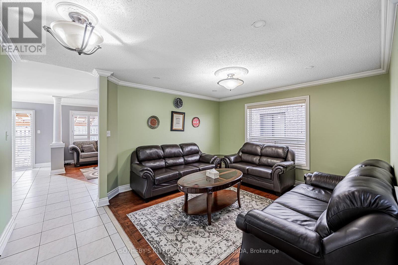 5930 Bassinger Place, Mississauga (Churchill Meadows), Ontario  L5M 6K5 - Photo 5 - W12778710