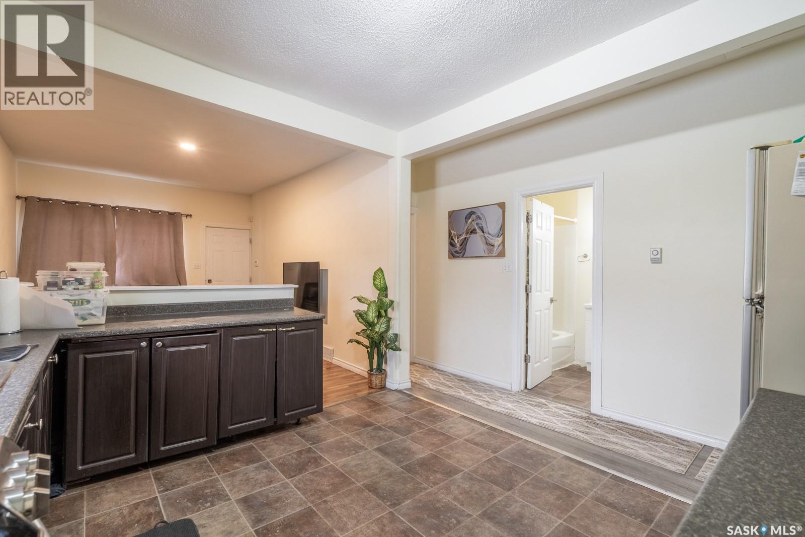 1447 Rae Street, Regina, Saskatchewan  S4T 2C5 - Photo 7 - SK028357