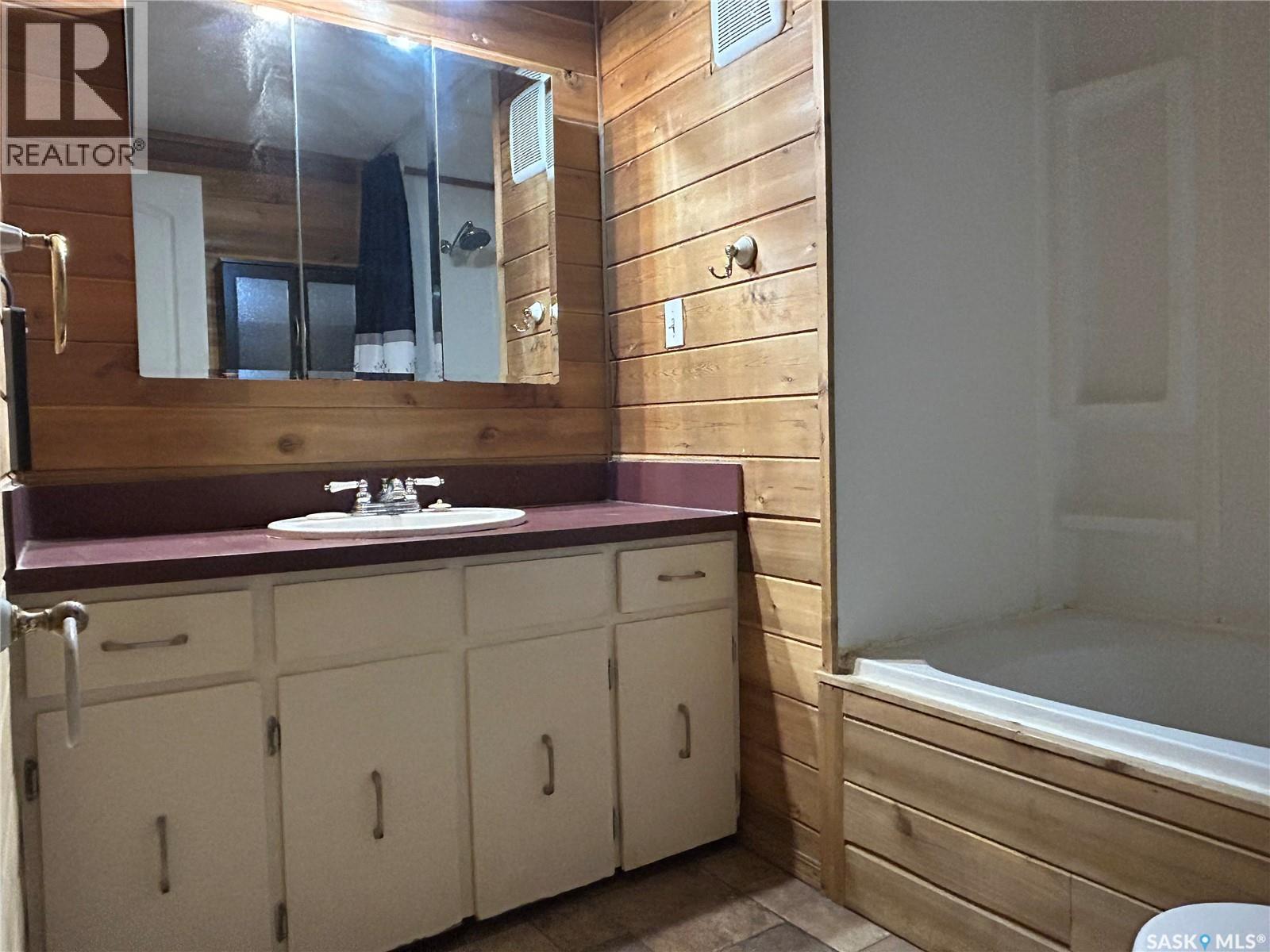 18 Royal Heights, Estevan, Saskatchewan  S4A 2T9 - Photo 18 - SK028351