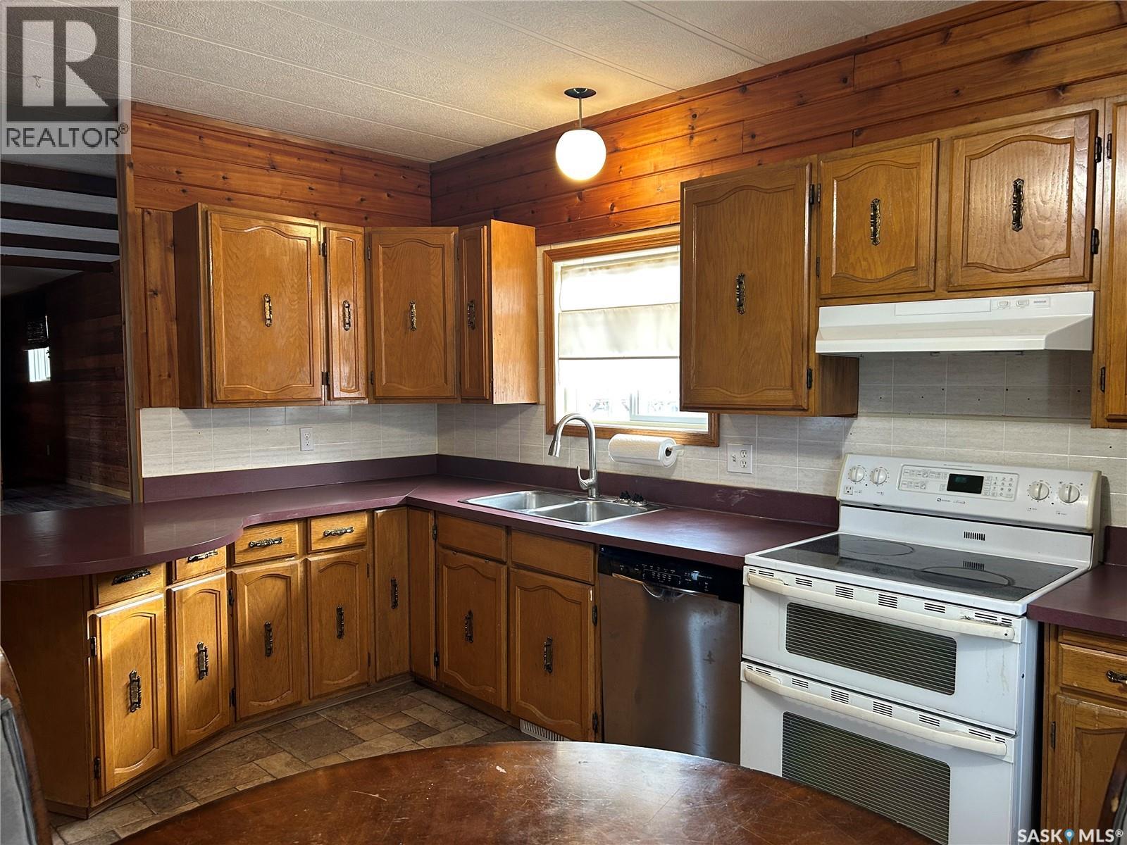 18 Royal Heights, Estevan, Saskatchewan  S4A 2T9 - Photo 7 - SK028351