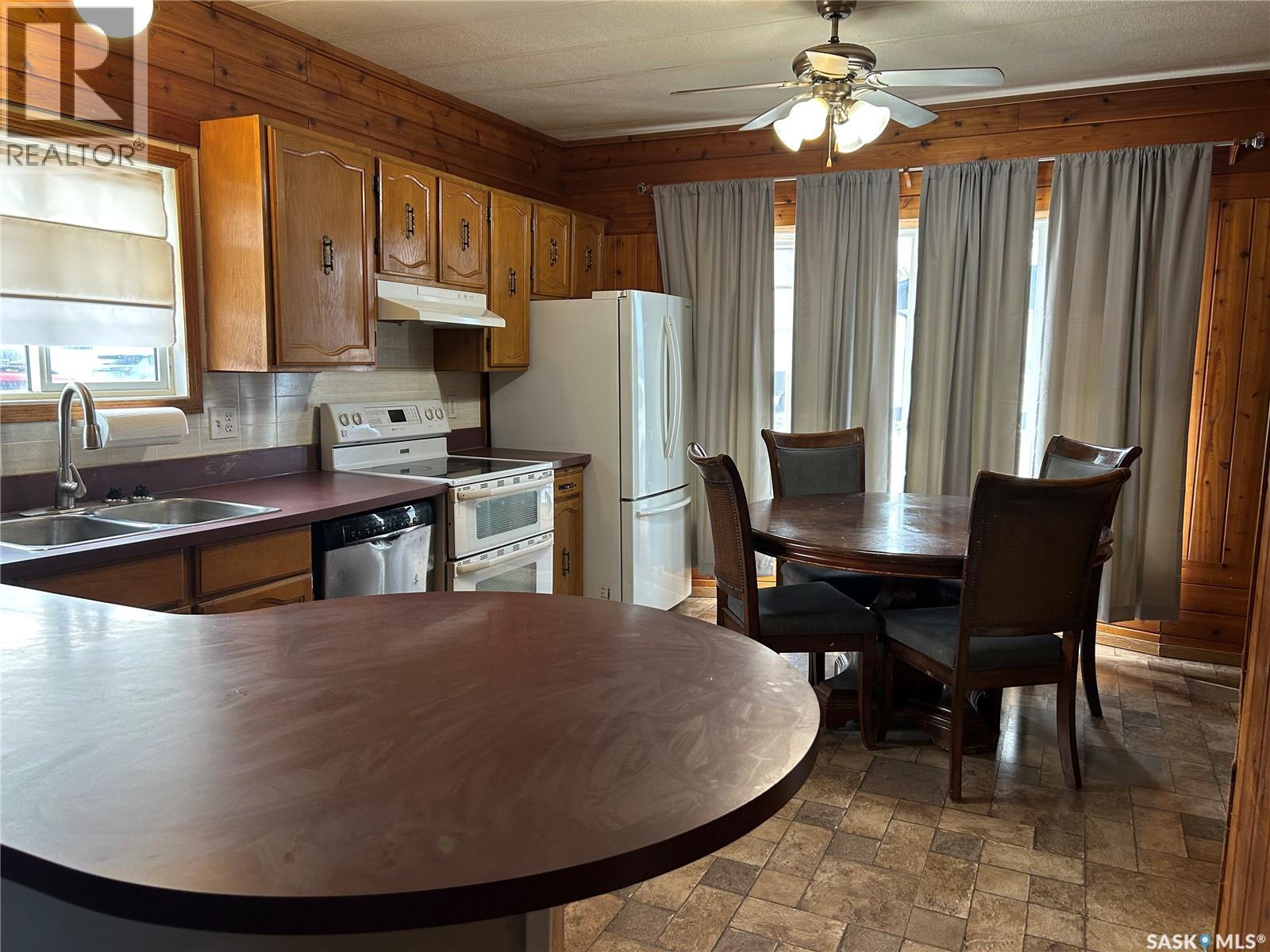 18 Royal Heights, Estevan, Saskatchewan  S4A 2T9 - Photo 8 - SK028351