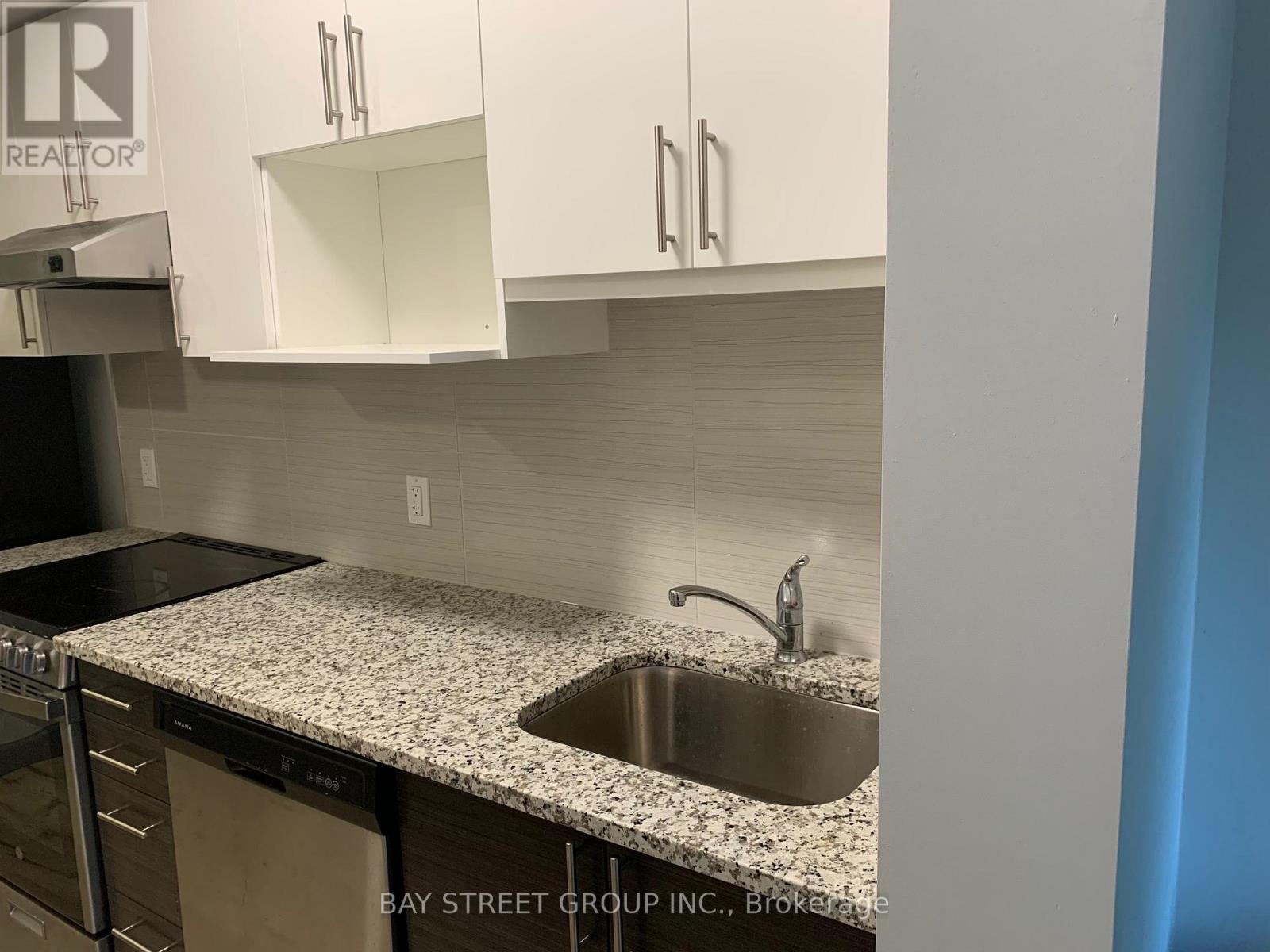 323 - 77 Leland Street, Hamilton (Ainslie Wood), Ontario  L8S 3A1 - Photo 5 - X12778482