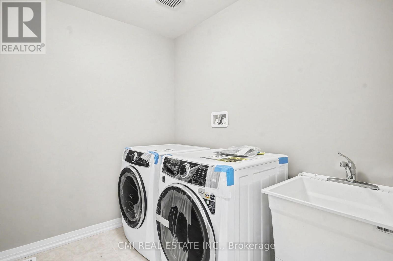 94 Hitchman Street, Brant, Ontario  N3L 0M1 - Photo 7 - X12778504