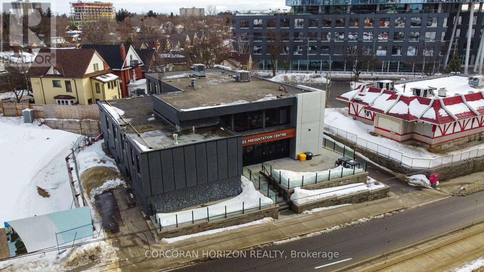 618 King Street W, Kitchener, Ontario  N2G 1C8 - Photo 3 - X12778510