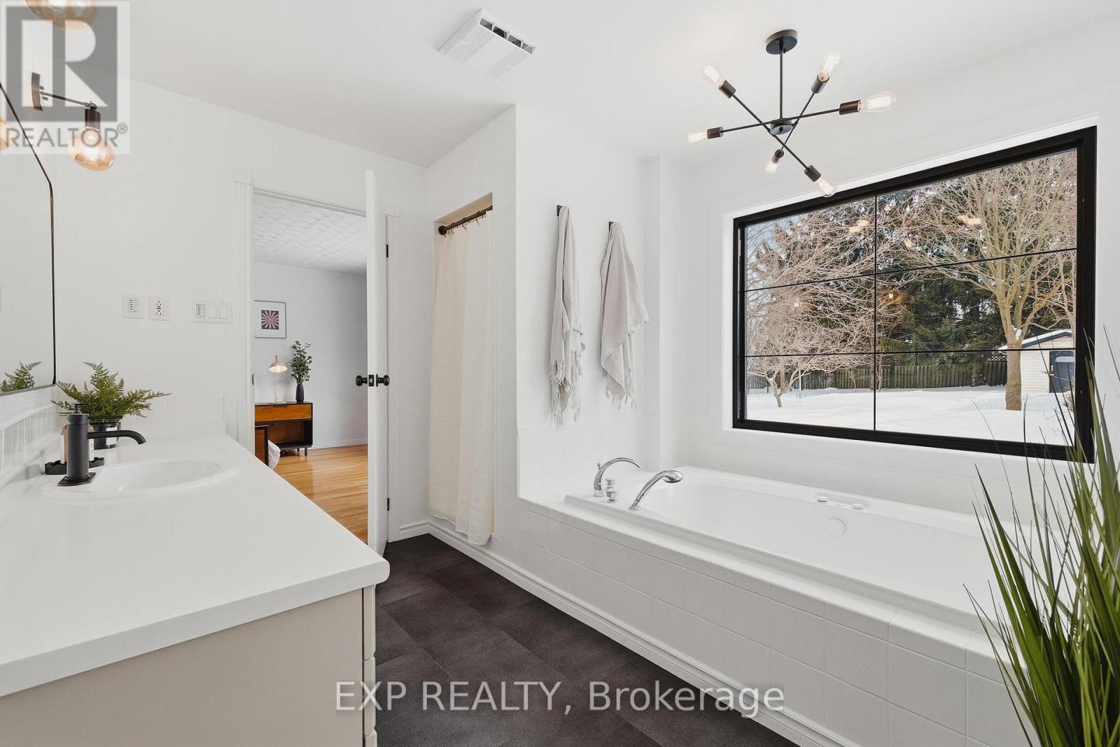 523 Forest Hill Drive, Kitchener, Ontario  N2M 5N5 - Photo 19 - X12778568