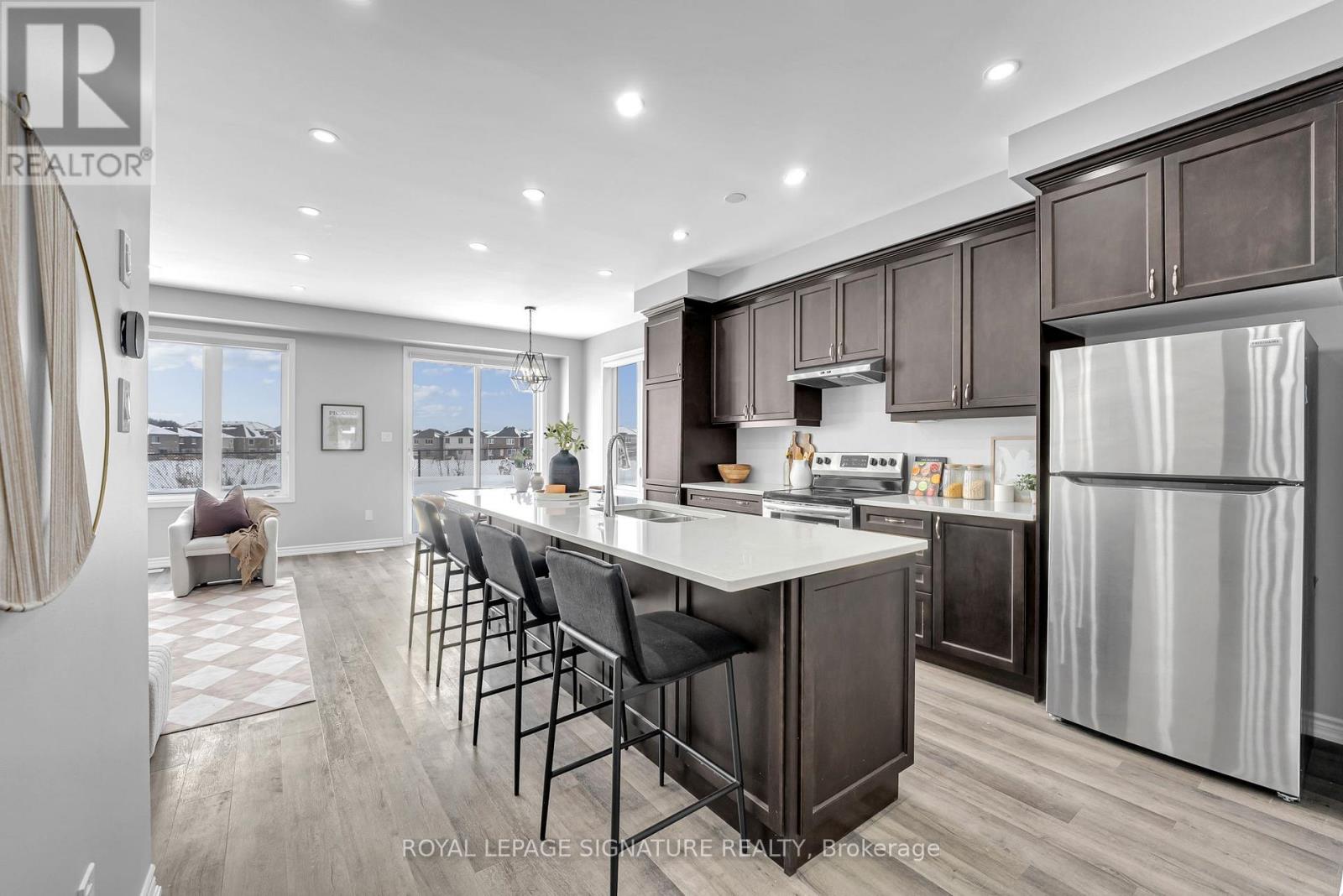 114 Forestwalk Street, Kitchener, Ontario  N2R 0S9 - Photo 10 - X12778594