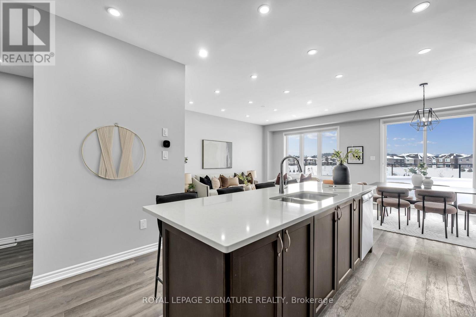 114 Forestwalk Street, Kitchener, Ontario  N2R 0S9 - Photo 11 - X12778594