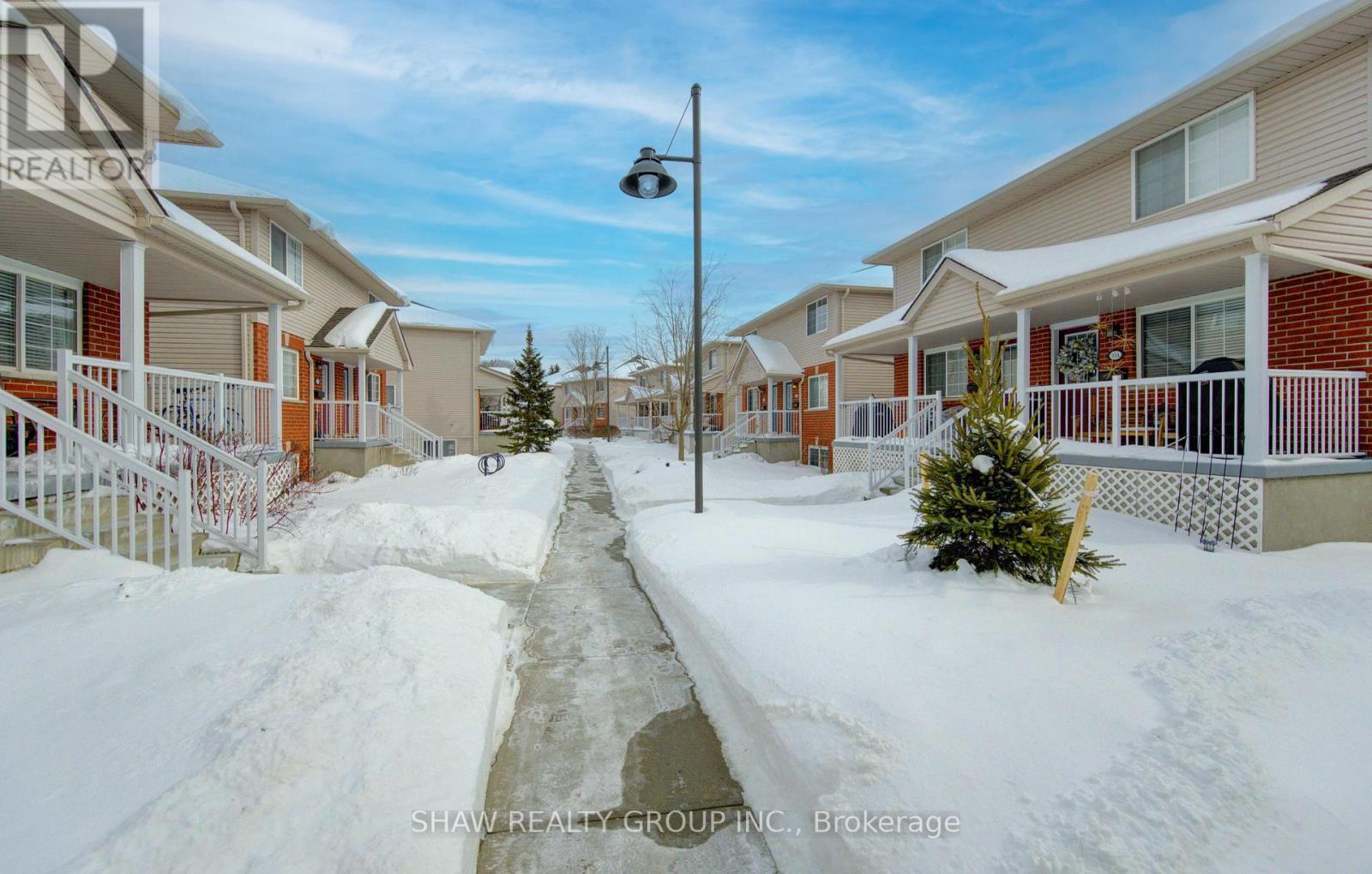 11a - 139 Brighton Street, Waterloo, Ontario  N2J 4Z5 - Photo 9 - X12778646