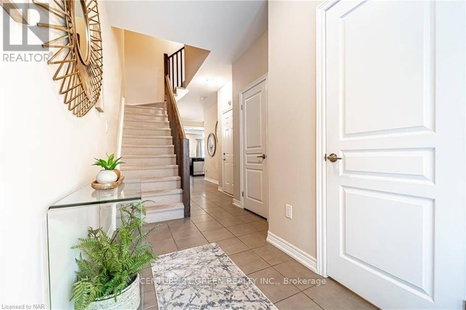 3 - 515 Winston Road, Grimsby (Grimsby Beach), Ontario  L3M 0C8 - Photo 3 - X12778734