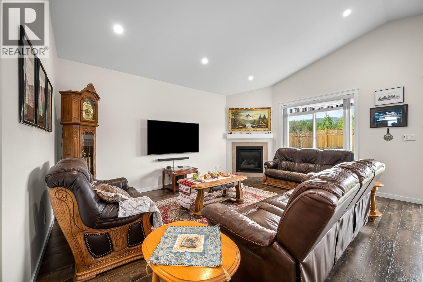 2479 Kentmere Ave, Cumberland, British Columbia  V0R 1S0 - Photo 18 - 1025701