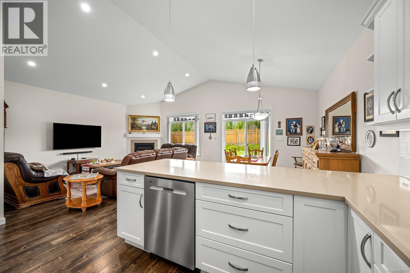 2479 Kentmere Ave, Cumberland, British Columbia  V0R 1S0 - Photo 24 - 1025701