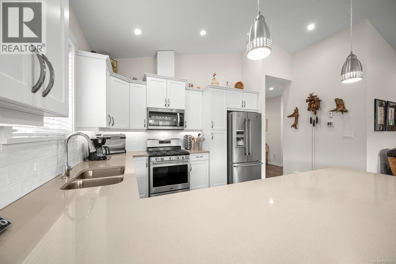 2479 Kentmere Ave, Cumberland, British Columbia  V0R 1S0 - Photo 26 - 1025701