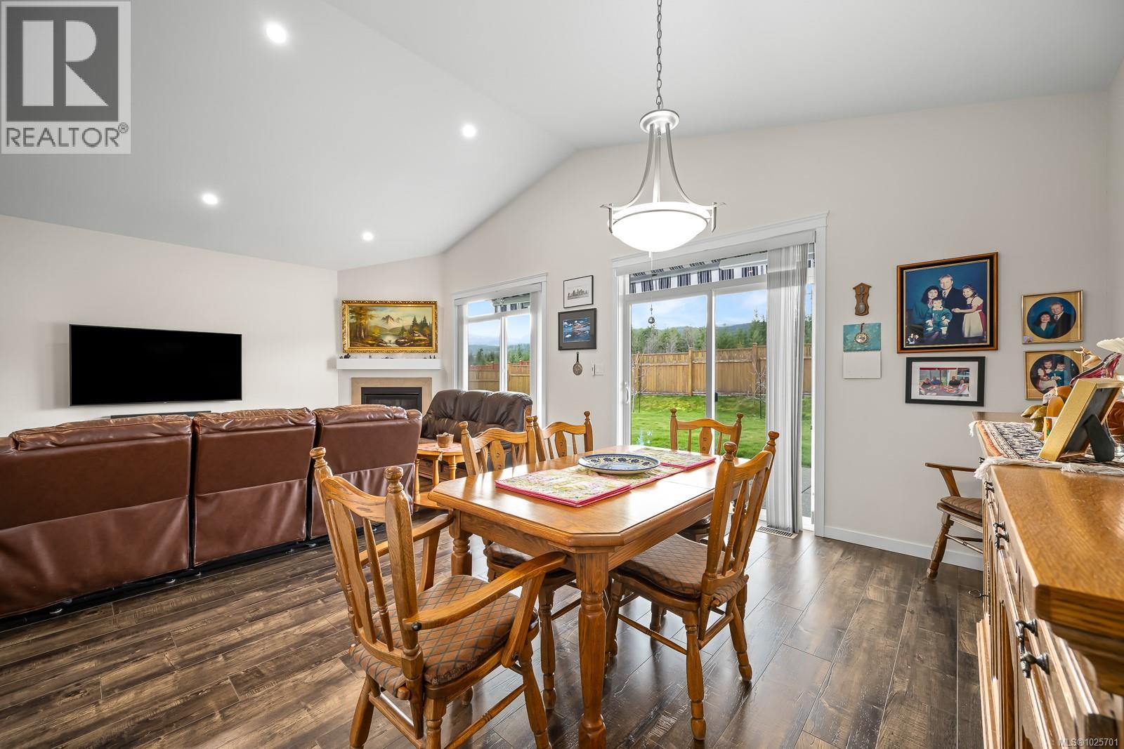 2479 Kentmere Ave, Cumberland, British Columbia  V0R 1S0 - Photo 27 - 1025701