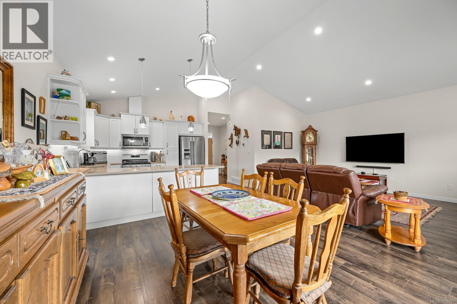 2479 Kentmere Ave, Cumberland, British Columbia  V0R 1S0 - Photo 33 - 1025701