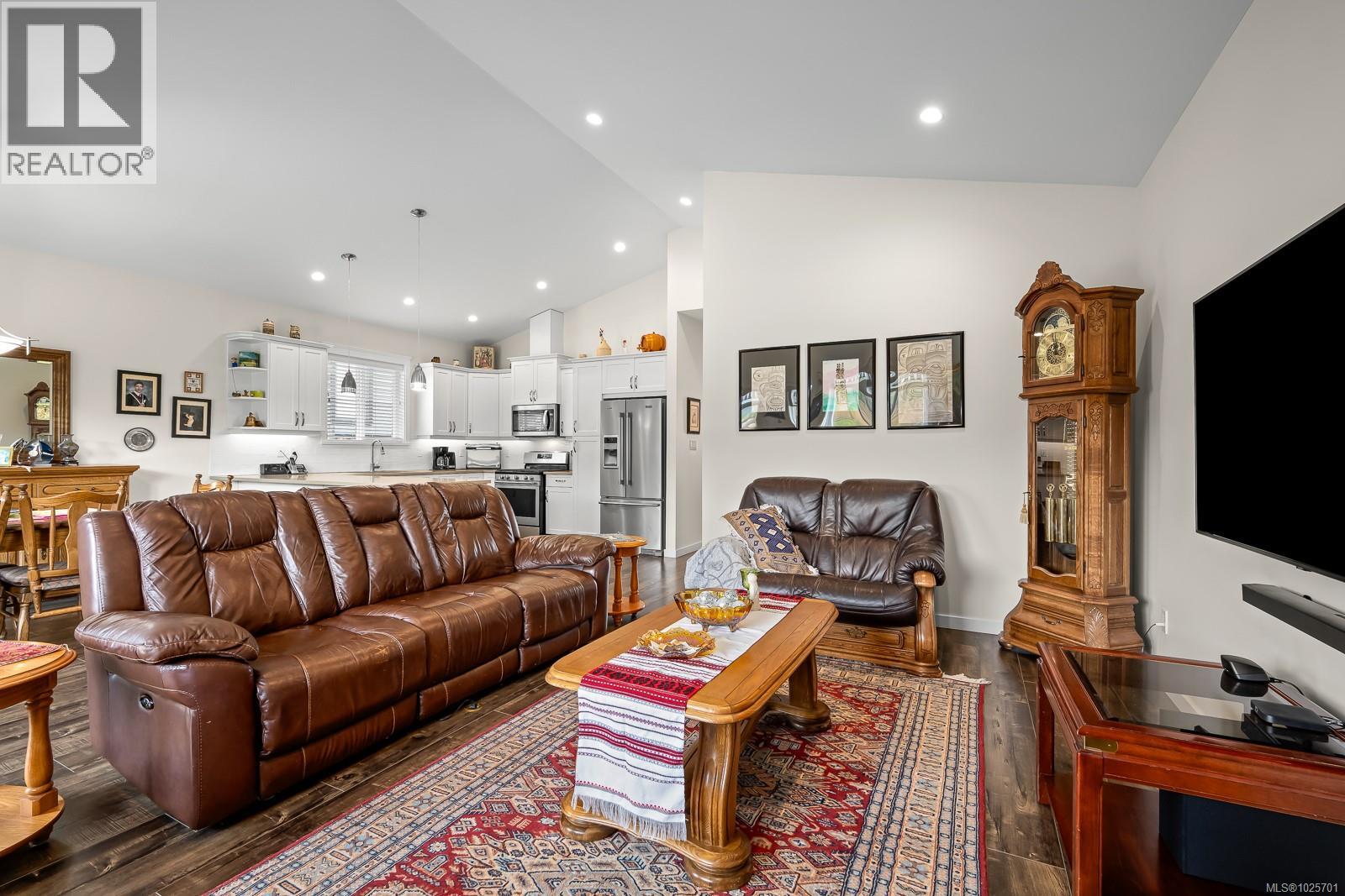 2479 Kentmere Ave, Cumberland, British Columbia  V0R 1S0 - Photo 35 - 1025701