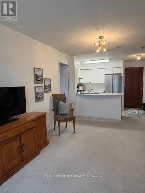 425 - 3 Ellesmere Street, Richmond Hill (Langstaff), Ontario  L4B 4N2 - Photo 7 - N12777106