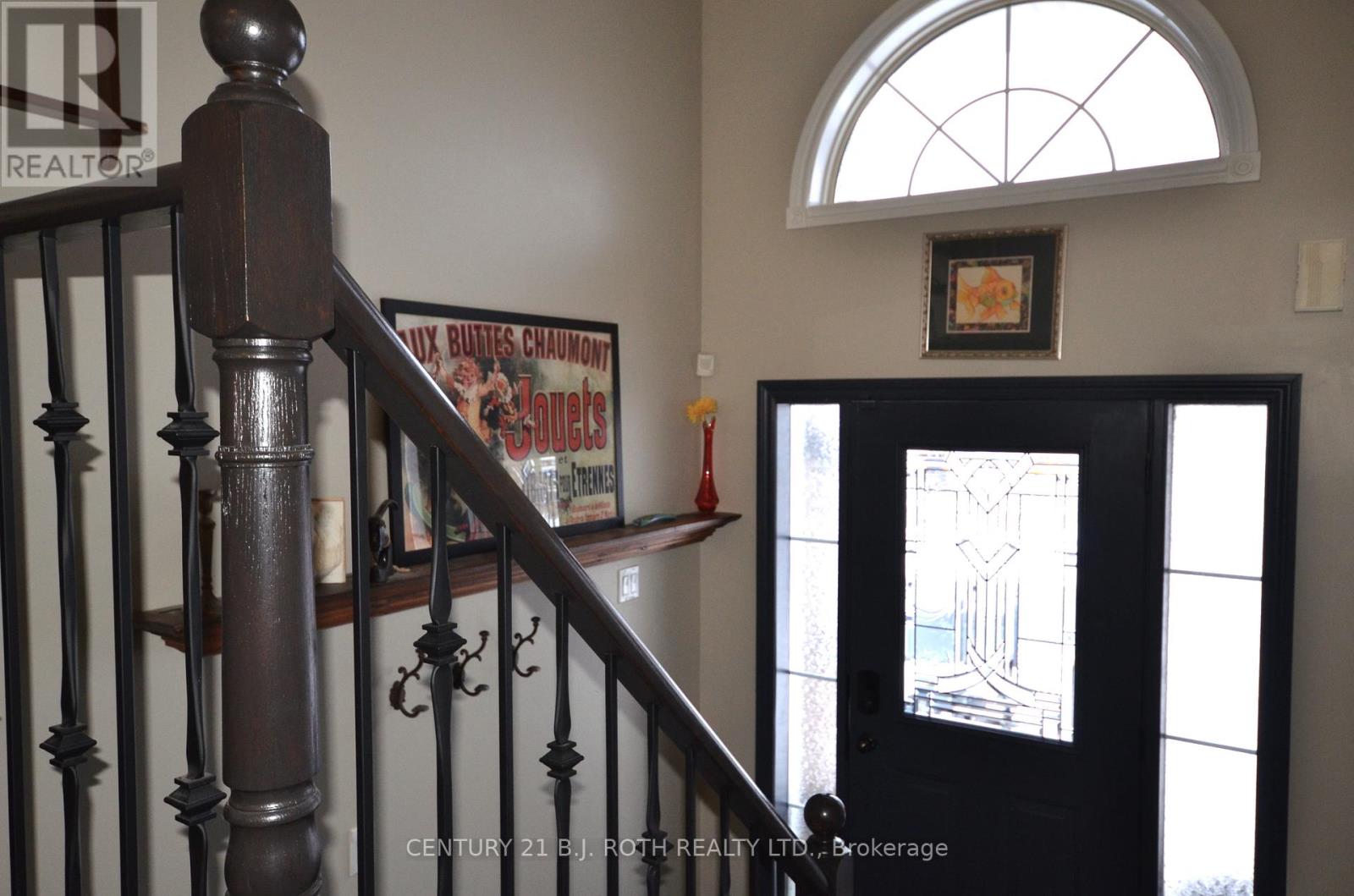 119 Metcalfe Drive, Bradford West Gwillimbury, Ontario  L3Z 3J2 - Photo 5 - N12777508