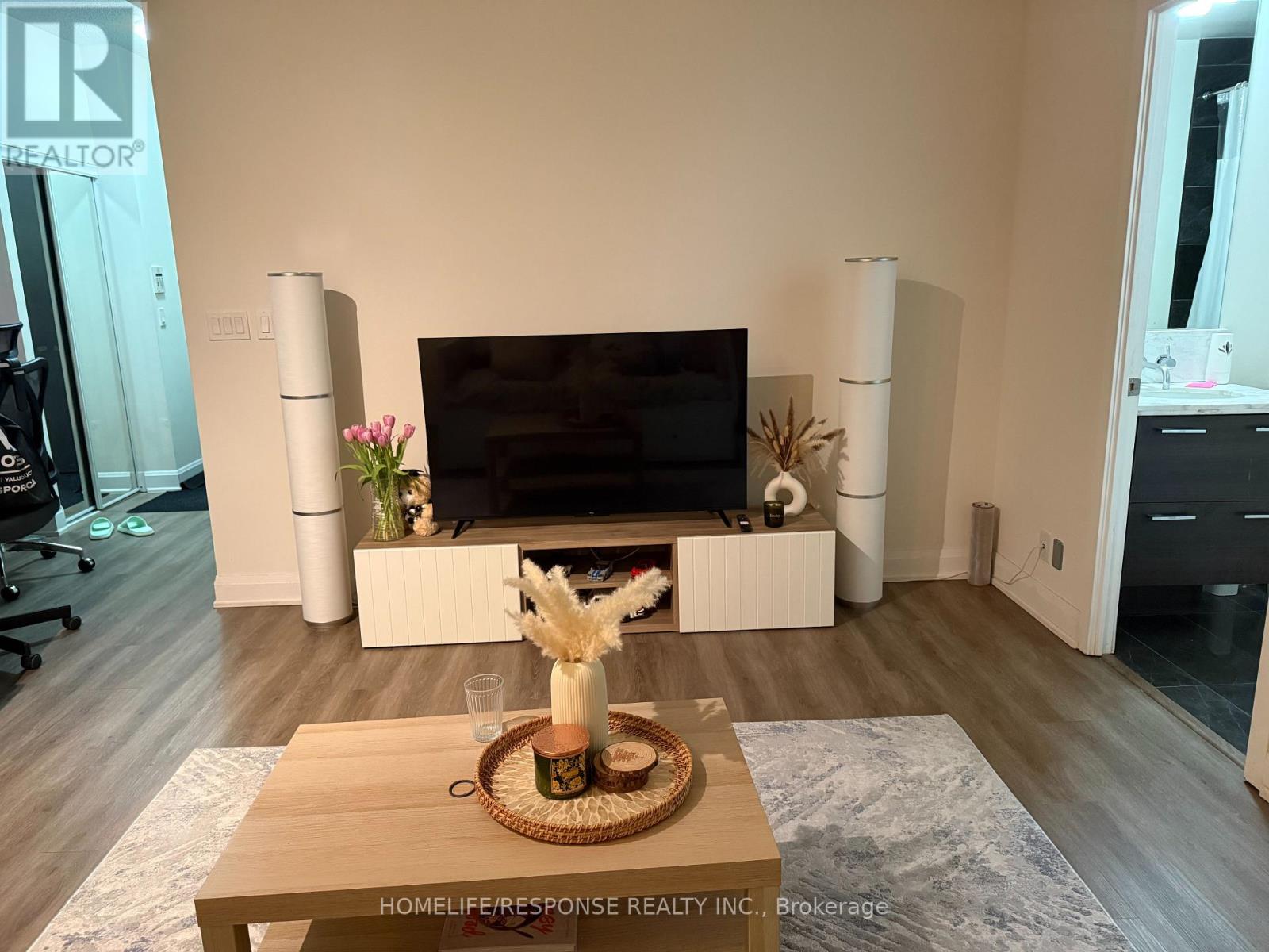 901 - 33 Shore Breeze Drive, Toronto, Ontario  M8V 0G1 - Photo 7 - W12776068