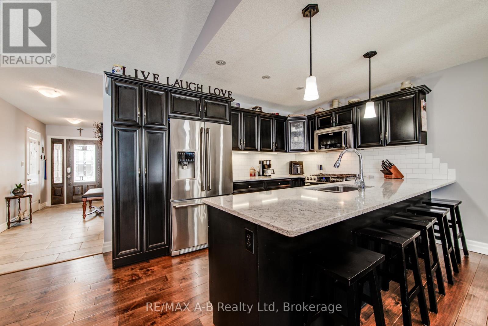 199 Liebler Street, East Zorra-Tavistock, Ontario  N0B 2R0 - Photo 13 - X12778842