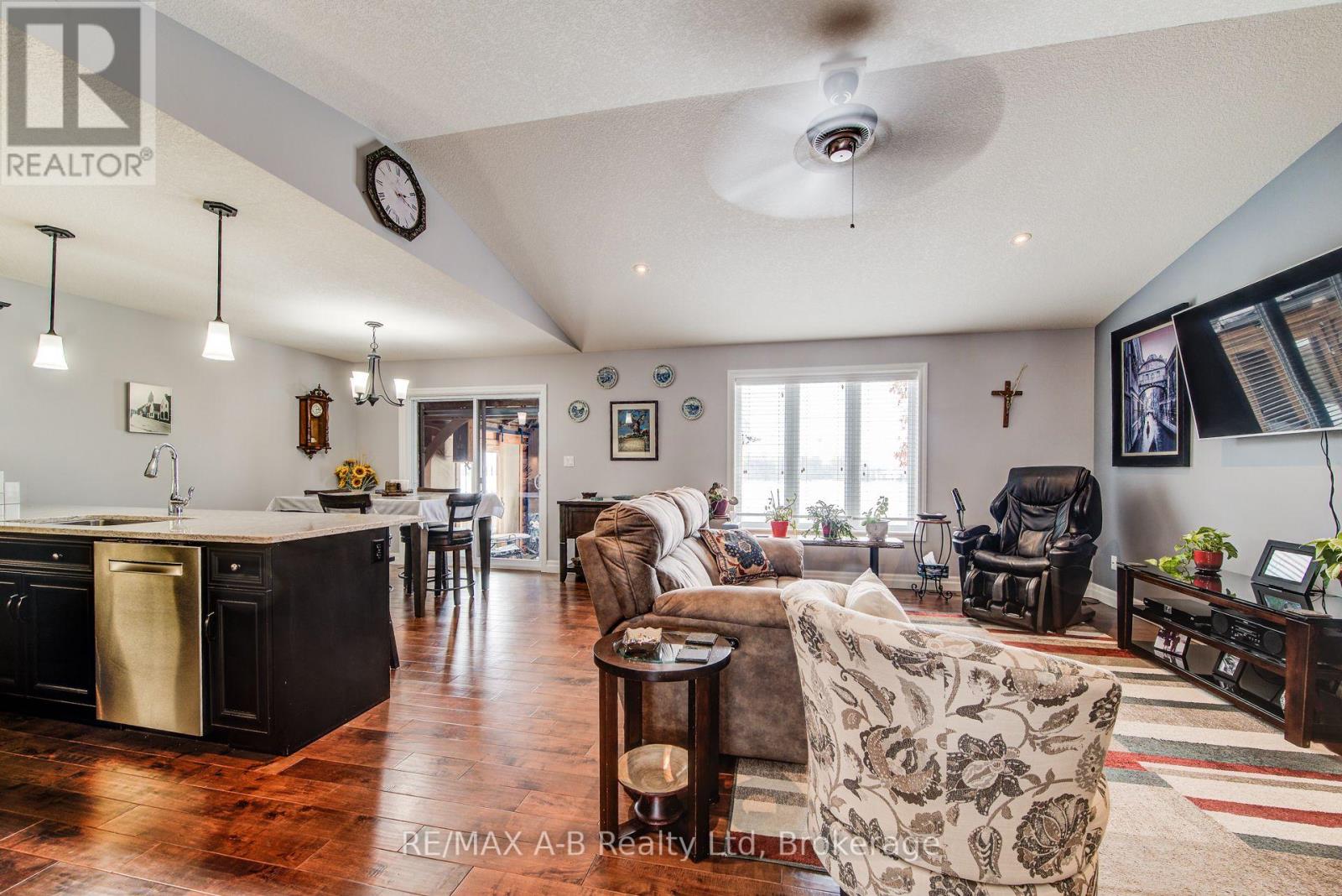 199 Liebler Street, East Zorra-Tavistock, Ontario  N0B 2R0 - Photo 9 - X12778842