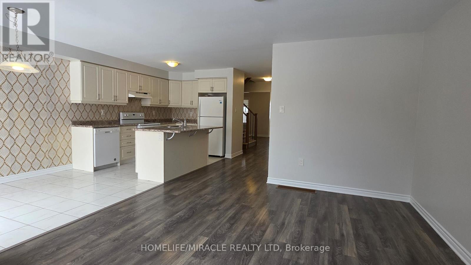 71 Benhurst Crescent, Brampton, Ontario  L7A 5A5 - Photo 5 - W12778658