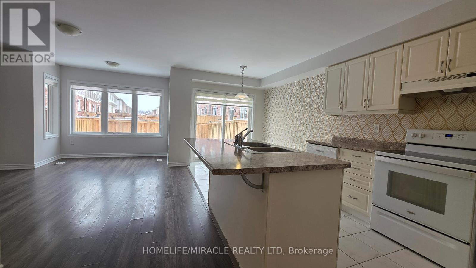 71 Benhurst Crescent, Brampton, Ontario  L7A 5A5 - Photo 6 - W12778658