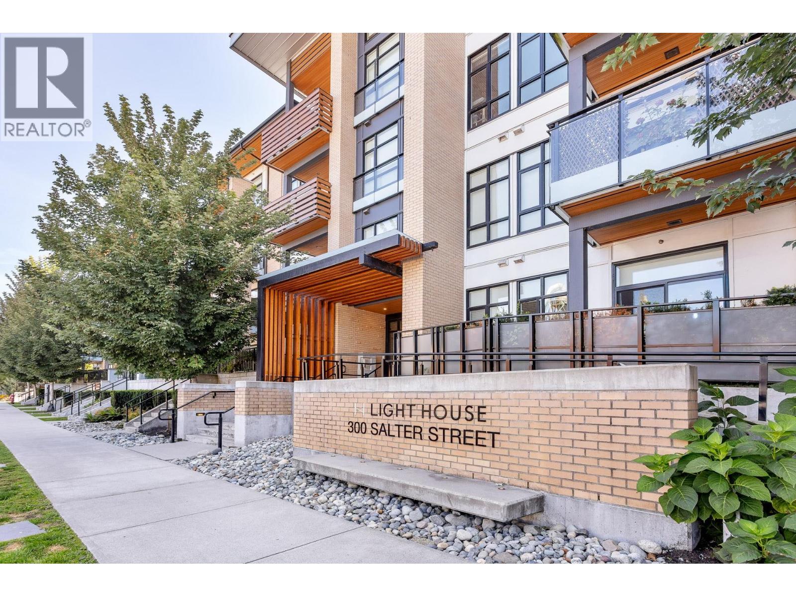 307 300 Salter Street, New Westminster, British Columbia  V3M 0L9 - Photo 2 - R3088875