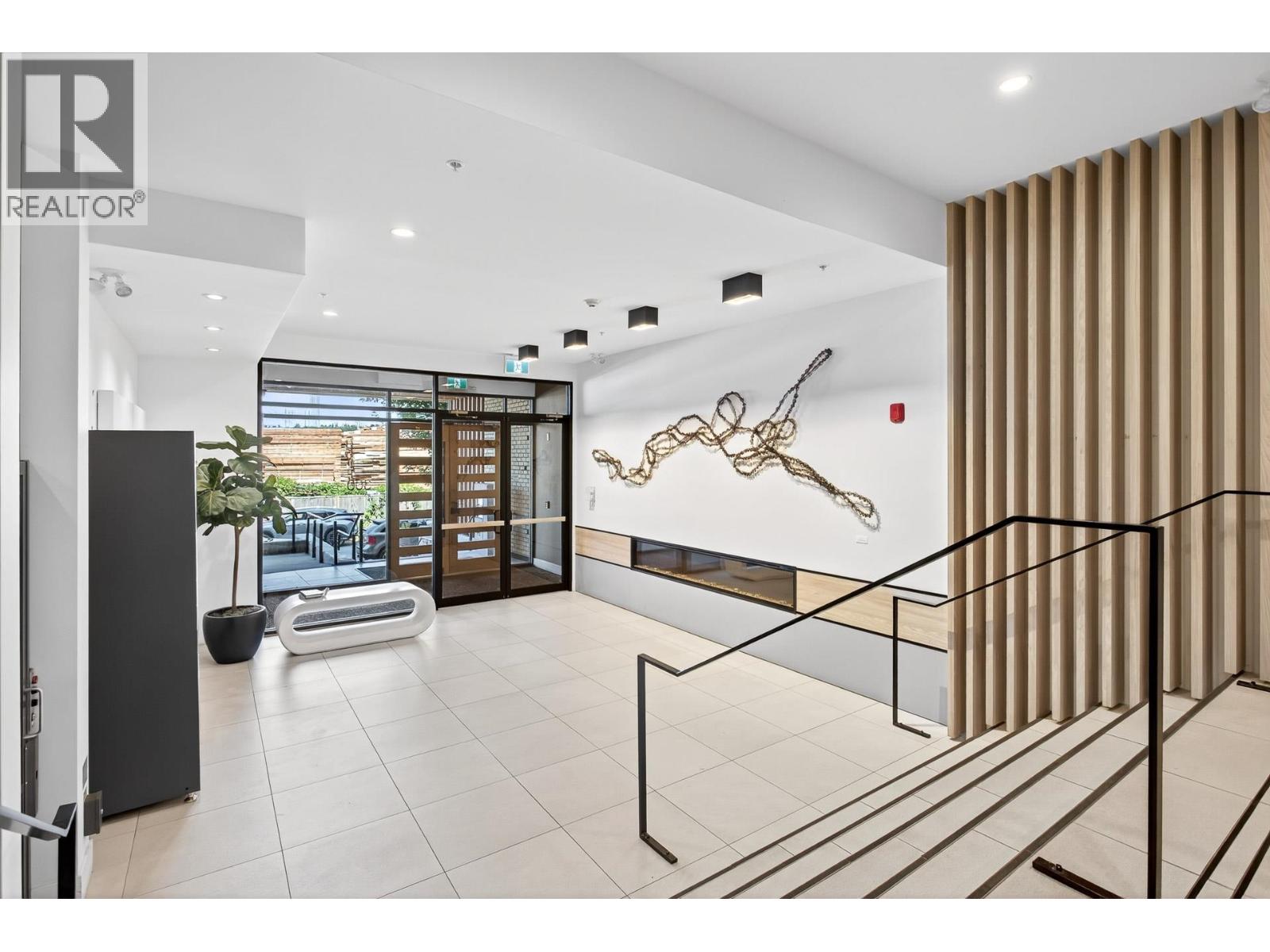 307 300 Salter Street, New Westminster, British Columbia  V3M 0L9 - Photo 3 - R3088875