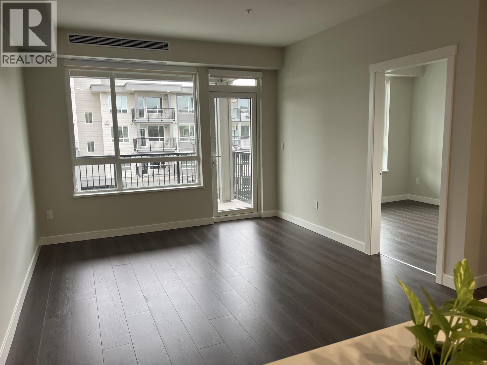 Listing Picture 3 of 7 : 326 23200 GILLEY ROAD, Richmond / 烈治文 - 魯藝地產 Yvonne Lu Group - MLS Medallion Club Member