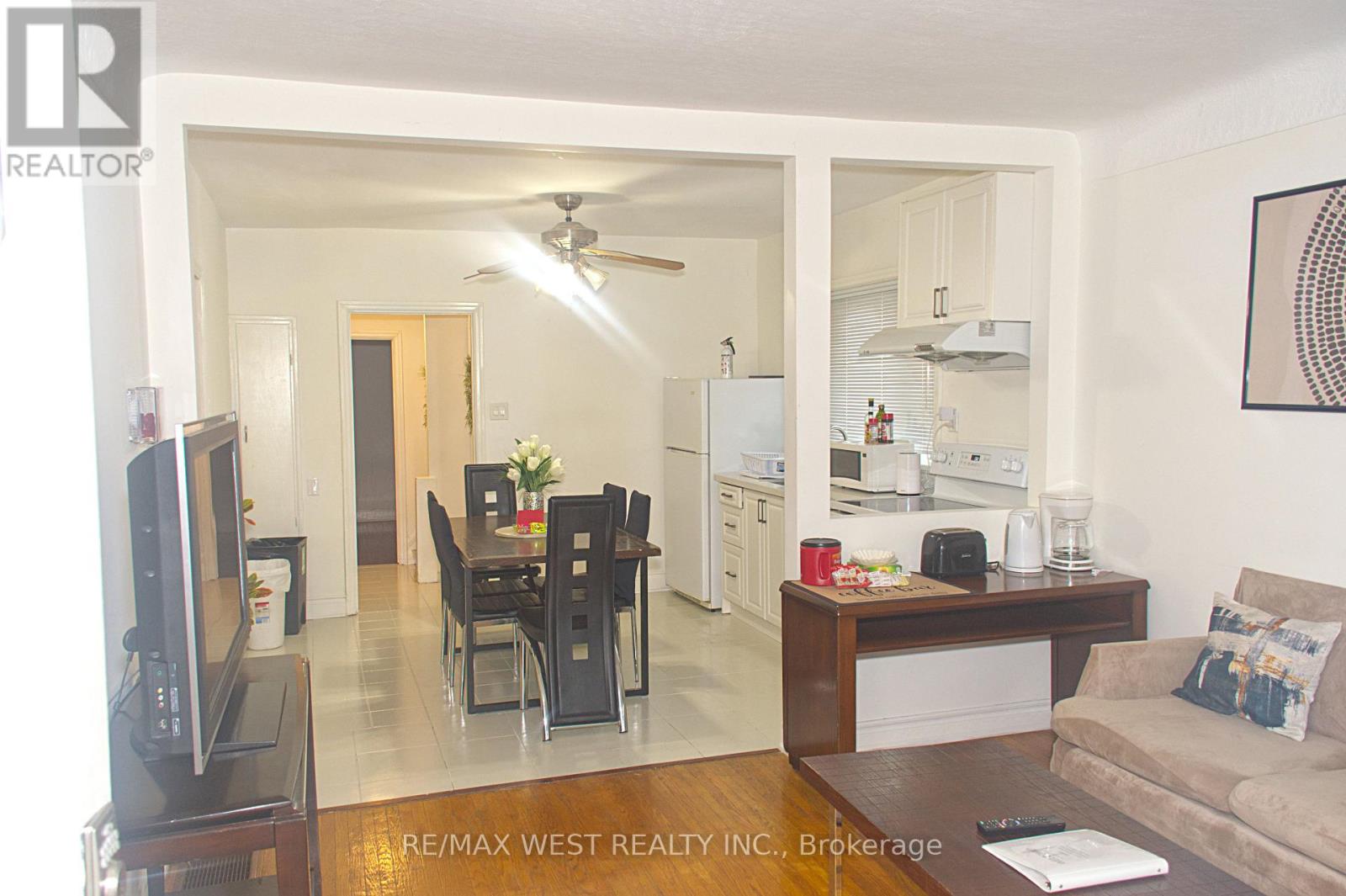 5177 Kitchener Street, Niagara Falls (Clifton Hill), Ontario  L2G 1B4 - Photo 4 - X12731210