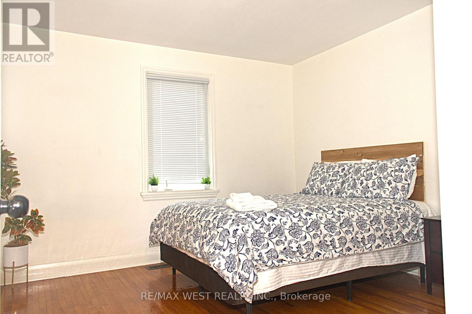 5177 Kitchener Street, Niagara Falls (Clifton Hill), Ontario  L2G 1B4 - Photo 15 - X12731210