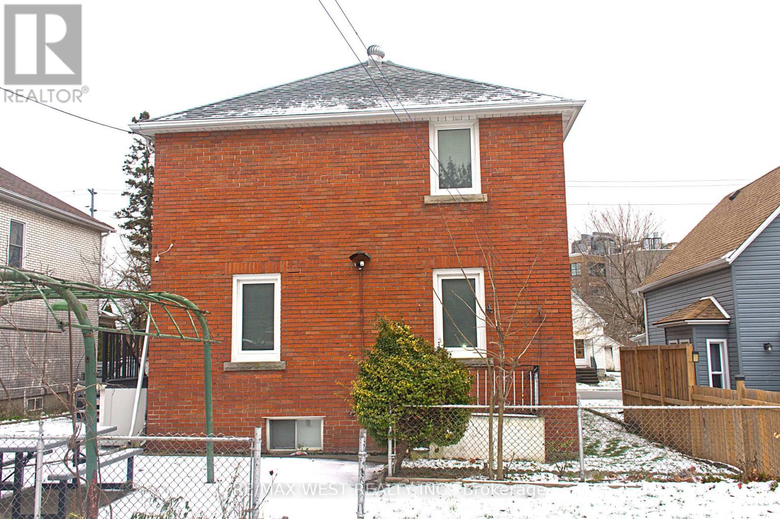 5177 Kitchener Street, Niagara Falls (Clifton Hill), Ontario  L2G 1B4 - Photo 2 - X12731210