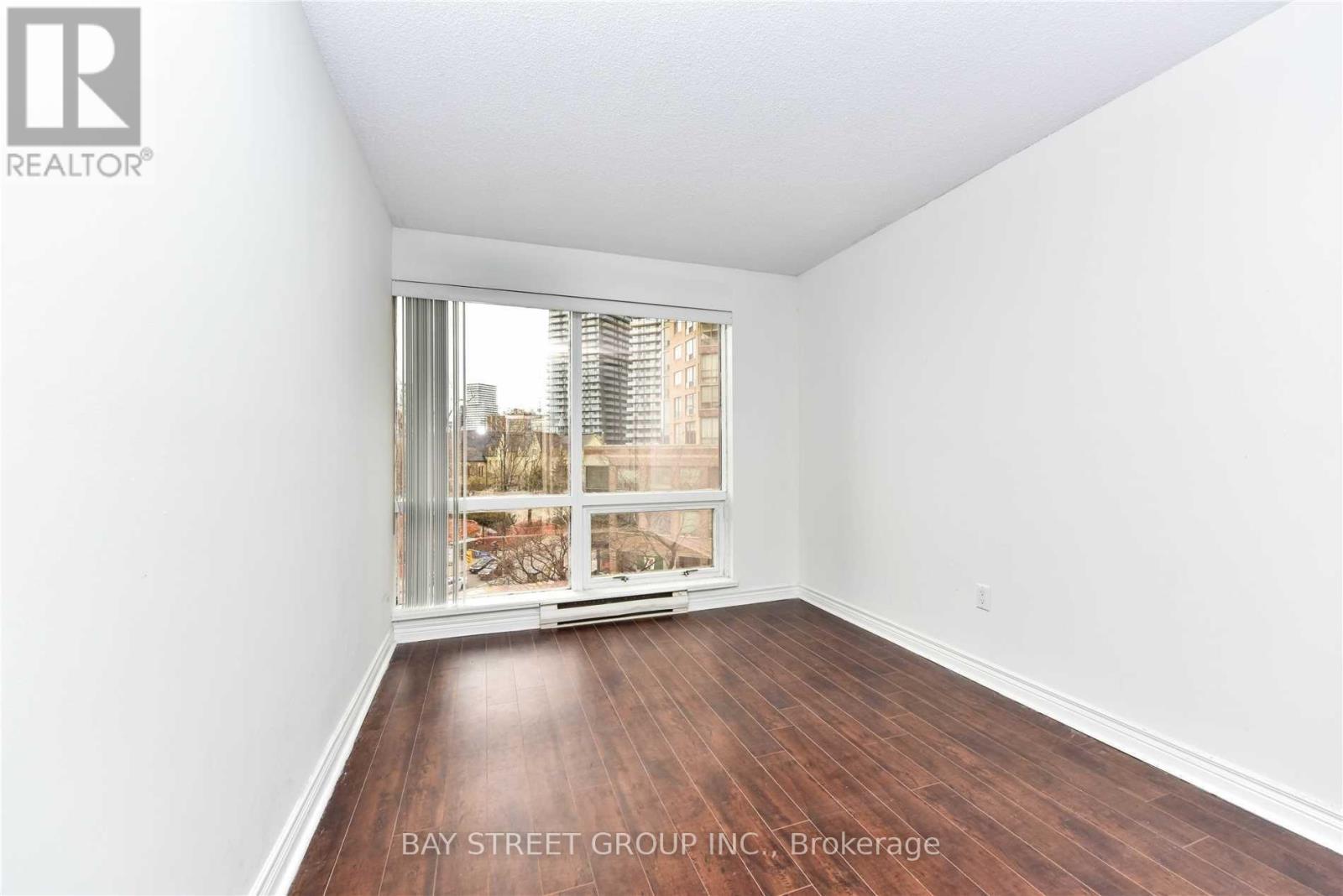 502 - 1001 Bay Street, Toronto (Bay Street Corridor), Ontario  M5S 3A6 - Photo 2 - C12778766