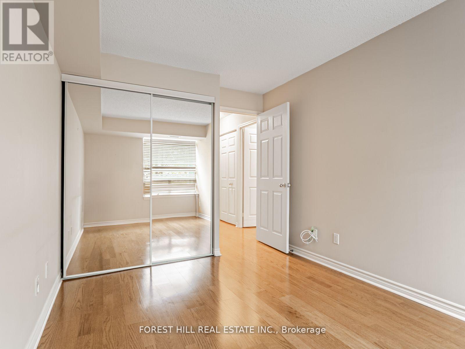 310 - 8 COVINGTON ROAD Toronto (Englemount-Lawrence), ON M6A 3E5