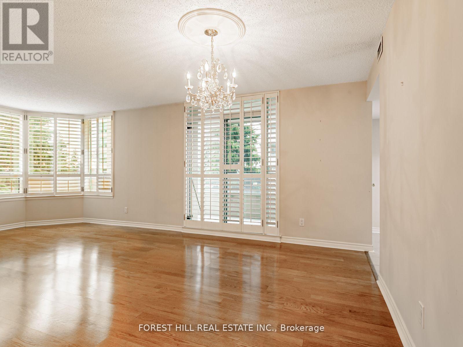 310 - 8 Covington Road, Toronto (Englemount-Lawrence), Ontario  M6A 3E5 - Photo 8 - C12778854