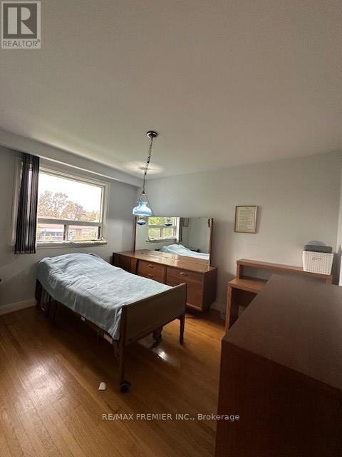 55 Overbrook Place, Toronto (Bathurst Manor), Ontario  M3H 4P3 - Photo 3 - C12778870