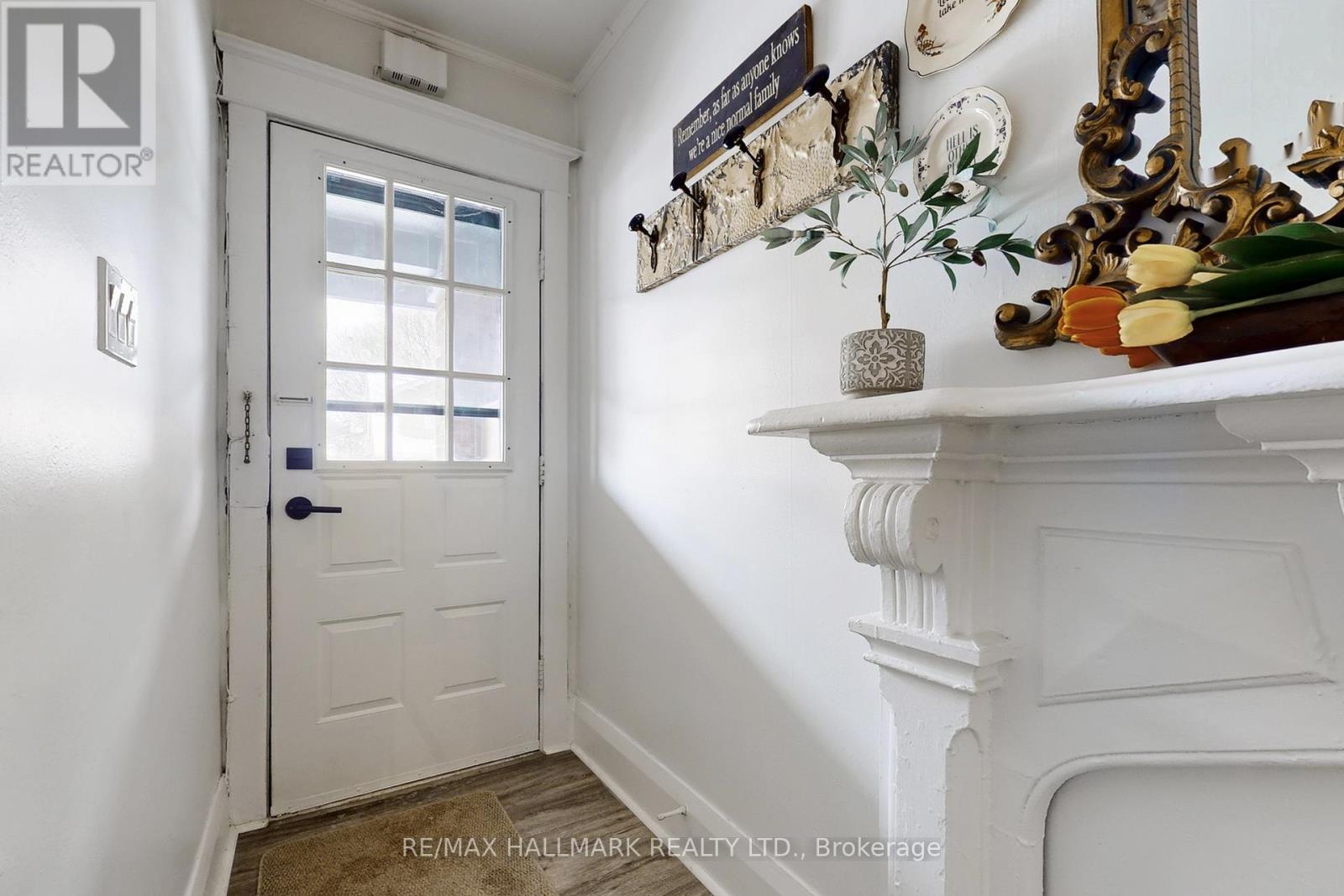 39 Hiltz Avenue, Toronto, Ontario  M4L 2N6 - Photo 18 - E12778858