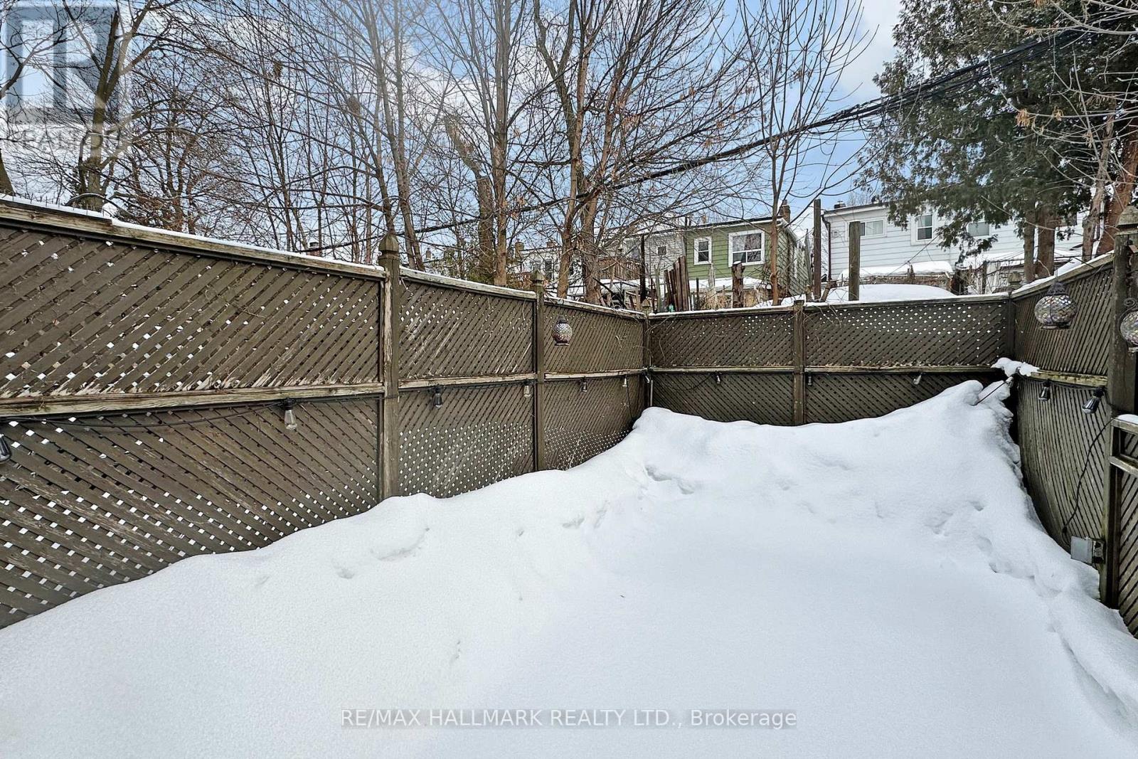 39 Hiltz Avenue, Toronto, Ontario  M4L 2N6 - Photo 35 - E12778858