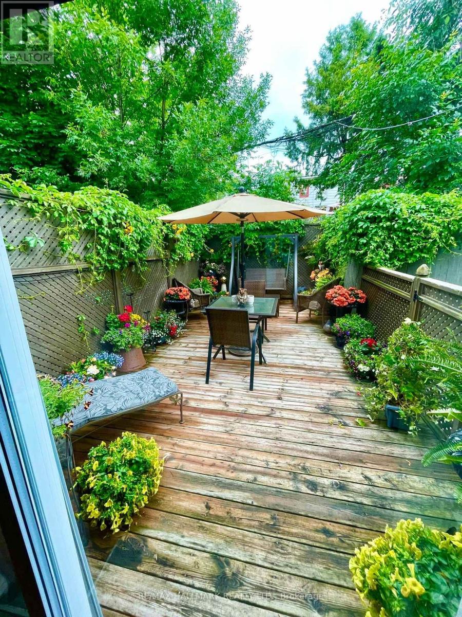 39 Hiltz Avenue, Toronto, Ontario  M4L 2N6 - Photo 37 - E12778858