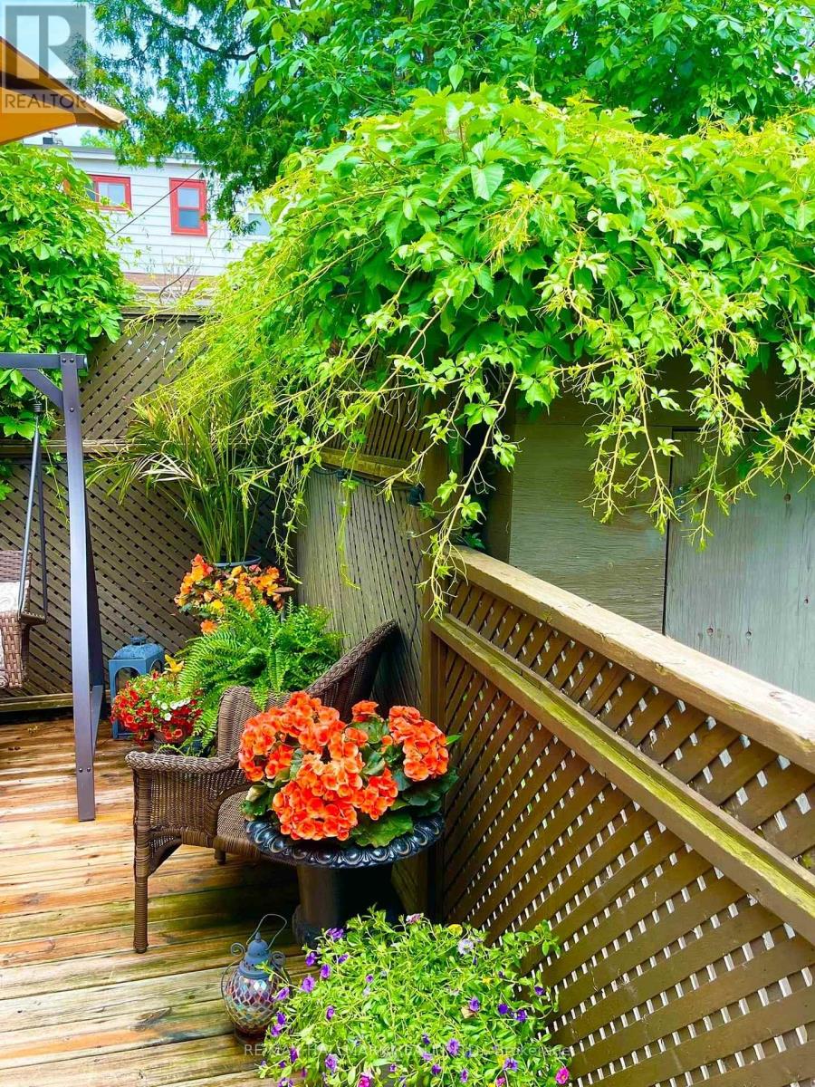 39 Hiltz Avenue, Toronto, Ontario  M4L 2N6 - Photo 39 - E12778858