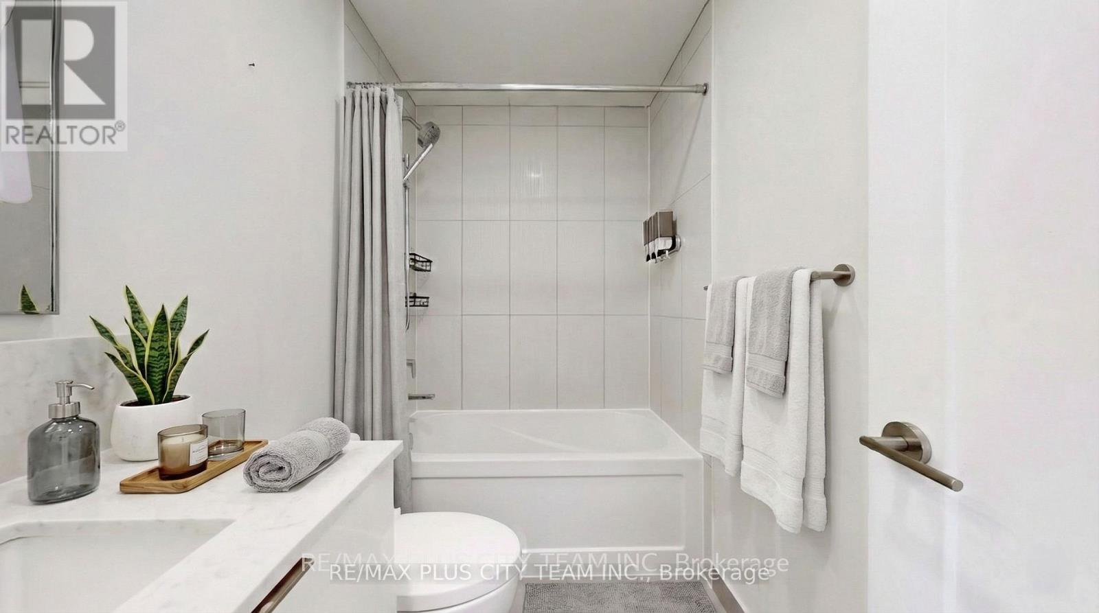 1407 - 28 Freeland Street, Toronto, Ontario  M5E 0E3 - Photo 6 - C12578990