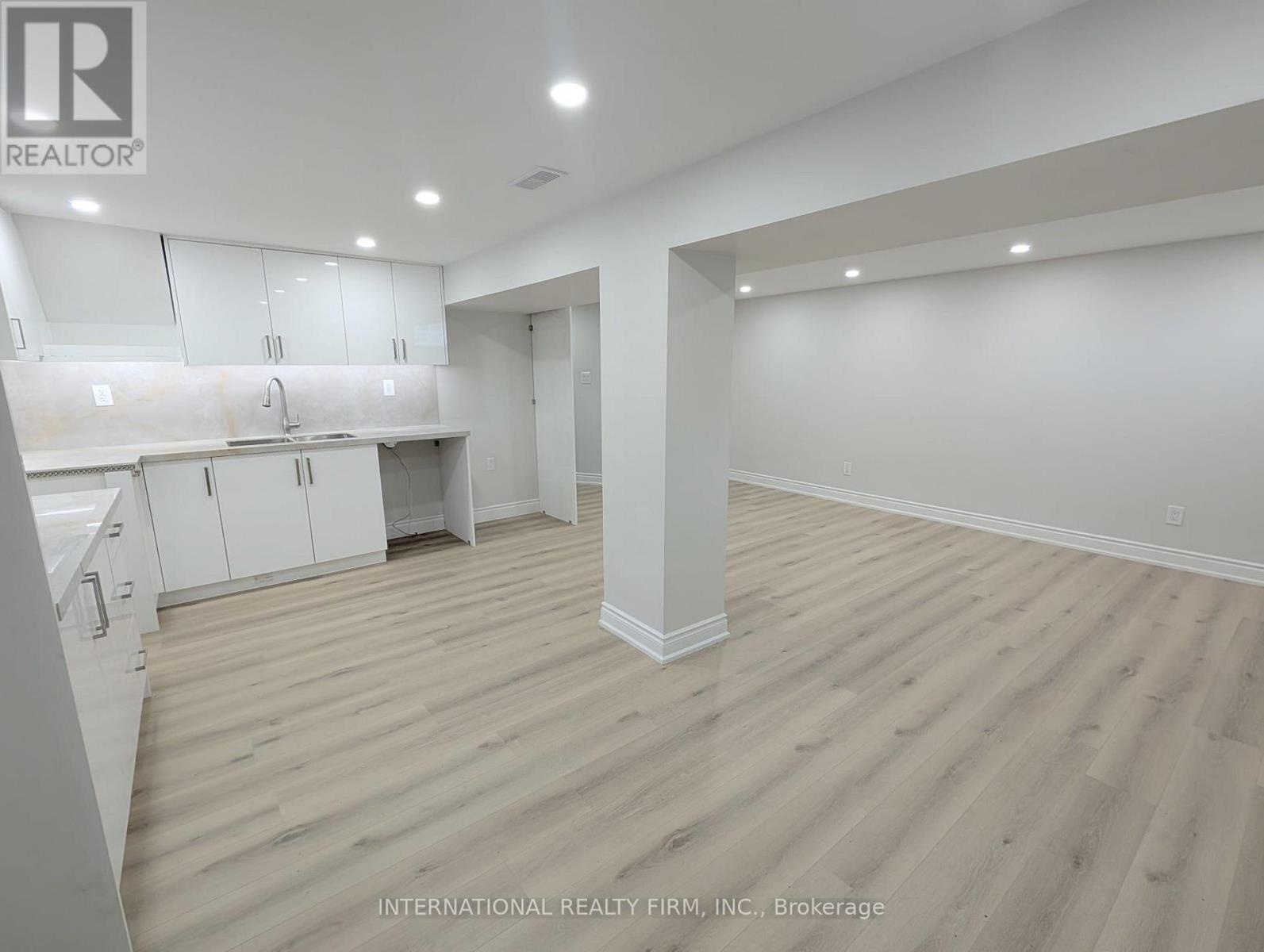 Bsmt - 198 Cherrywood Drive, Newmarket (Bristol-London), Ontario  L3Y 2X8 - Photo 2 - N12778800