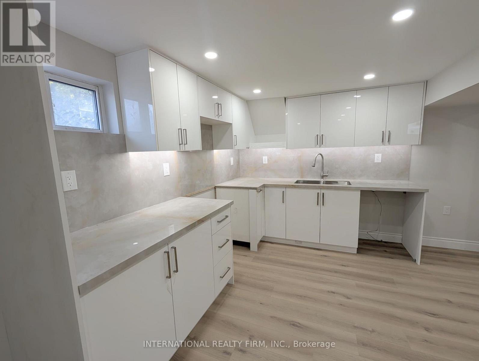 Bsmt - 198 Cherrywood Drive, Newmarket (Bristol-London), Ontario  L3Y 2X8 - Photo 3 - N12778800