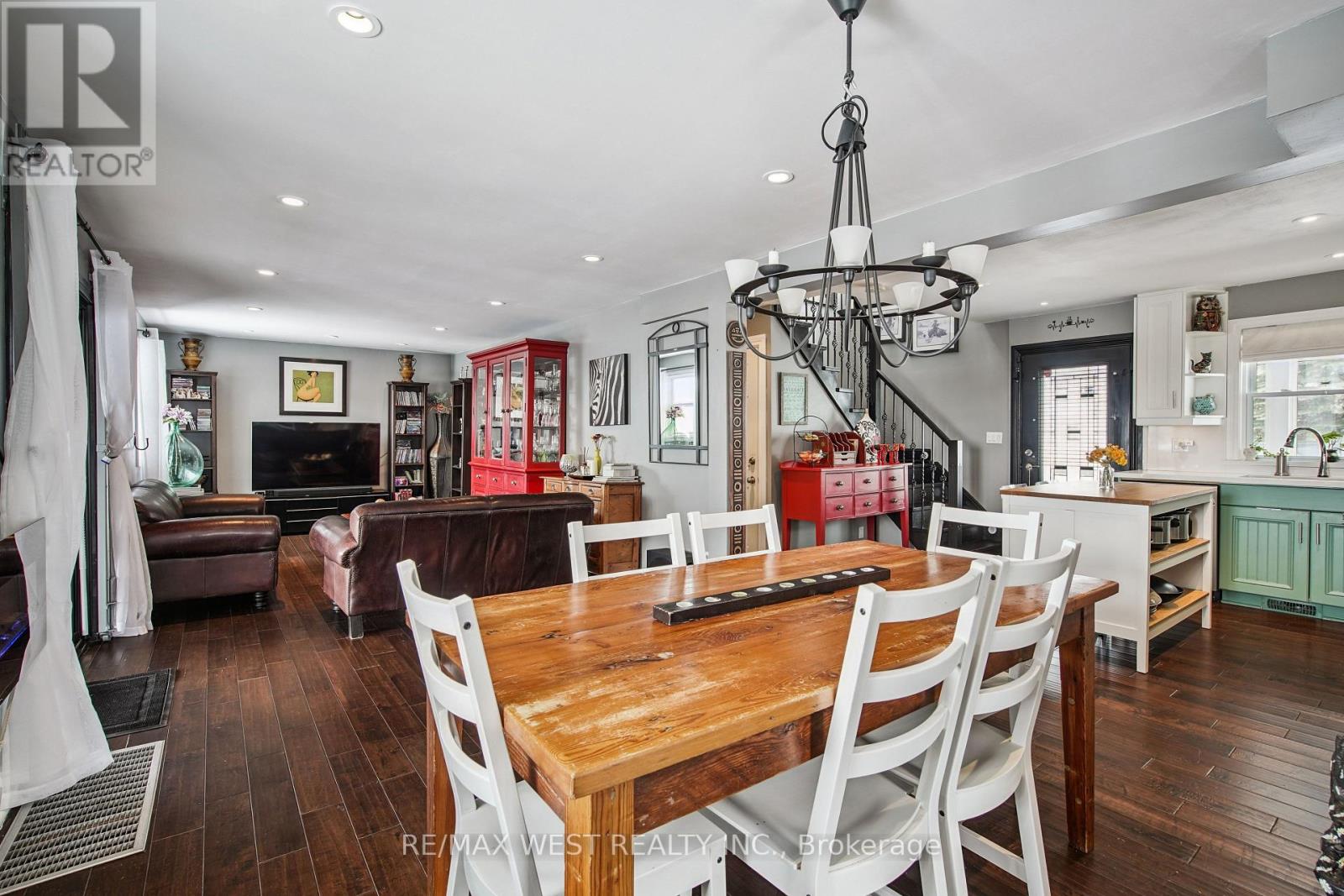 30 Quiet Heights Lane, Georgina, Ontario  L4P 3C8 - Photo 6 - N12778860