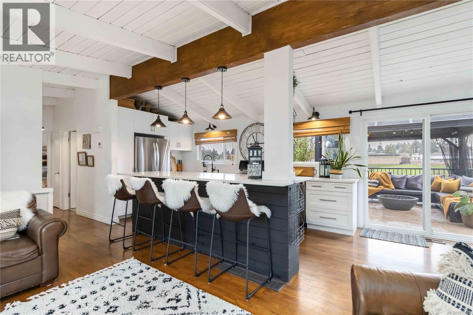 580 Baker St, Saanich, British Columbia  V8Z 2H5 - Photo 10 - 1025547