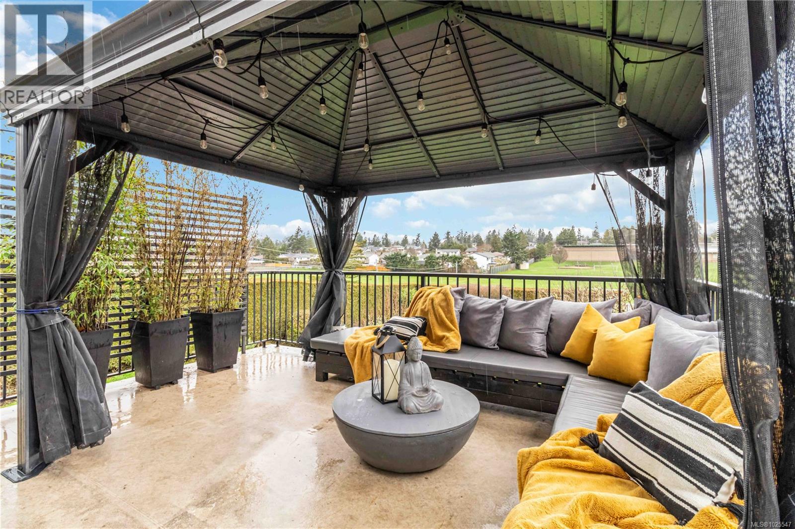 580 Baker St, Saanich, British Columbia  V8Z 2H5 - Photo 43 - 1025547