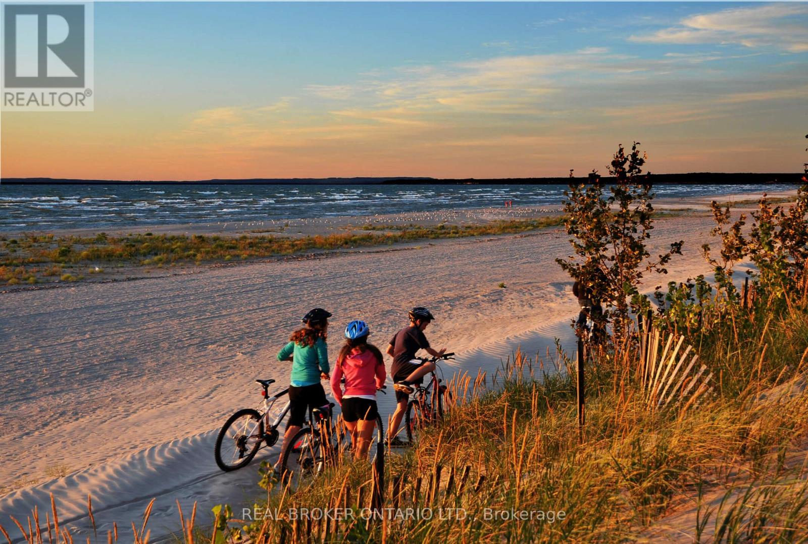 28 Pleasant Bay Lane, Wasaga Beach, Ontario  L9Z 0S4 - Photo 14 - S12778818